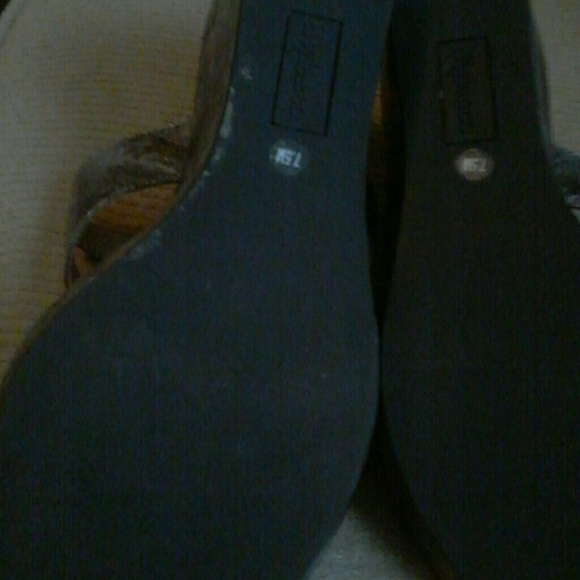 Shoes - Picture 2 of 2